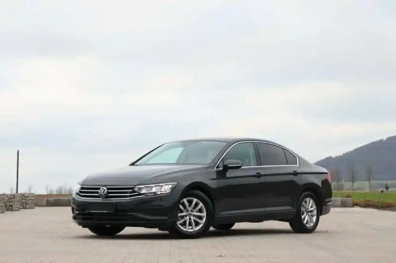 Volkswagen Passat Berline for private transfer